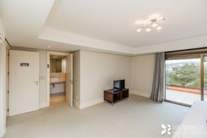 Image 14 - 207920