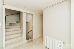 Image 31 - 207920