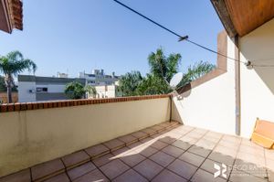 Image 9 - 207937