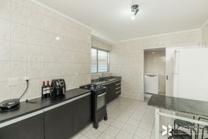 Image 21 - 207952