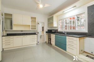 Image 33 - 207991