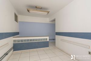Image 3 - 208025