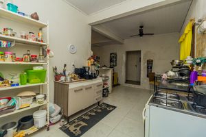 Image 15 - 208028