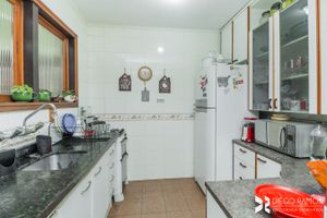 Image 30 - 208037