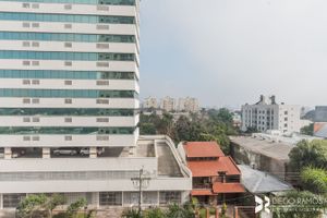 Image 17 - 208066