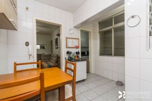 Image 17 - 208103