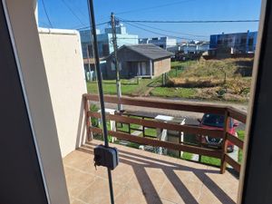 Image 19 - 208127