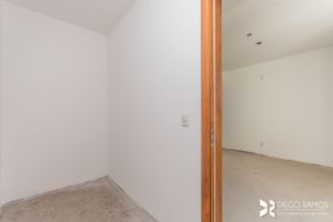 Image 31 - 208183