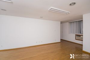 Image 11 - 208195