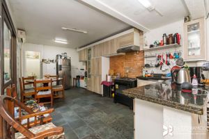 Image 21 - 208199