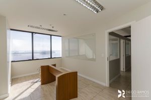 Image 16 - 208212
