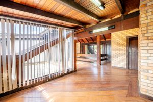 Image 37 - 208298