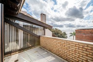 Image 42 - 208298