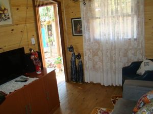 Image 27 - 208305