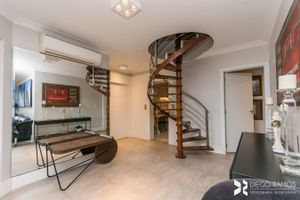Image 4 - 208311