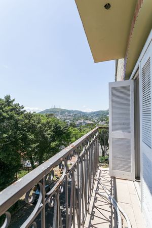 Image 13 - 208319