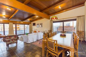 Image 4 - 208322
