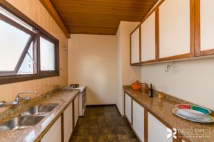 Image 33 - 208322