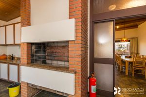 Image 35 - 208322