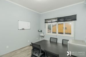 Image 3 - 208351