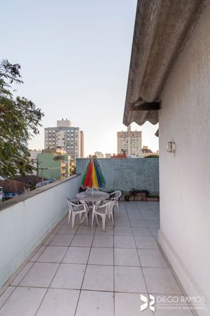 Image 6 - 208357