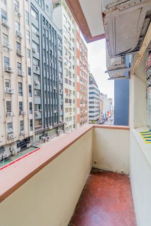 Image 19 - 208364