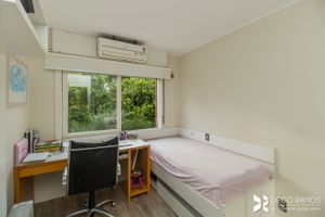 Image 38 - 208402