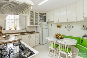 Image 30 - 208410
