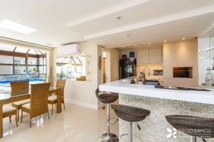 Image 17 - 208568