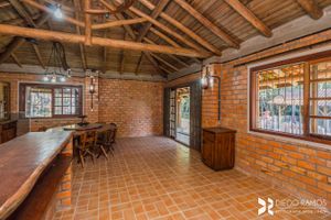 Image 3 - 208599