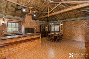 Image 4 - 208599