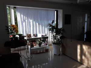 Image 5 - 208626