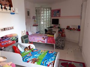 Image 11 - 208626