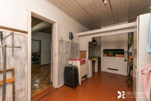 Image 26 - 208630