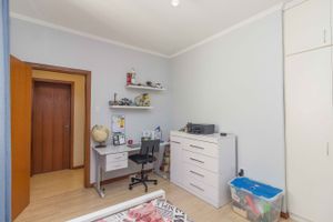 Image 15 - 208635