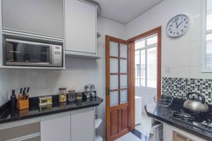 Image 19 - 208635