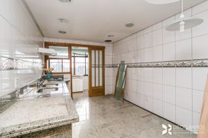 Image 24 - 208663