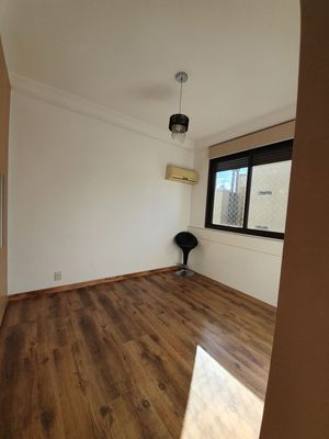 Image 19 - 208701