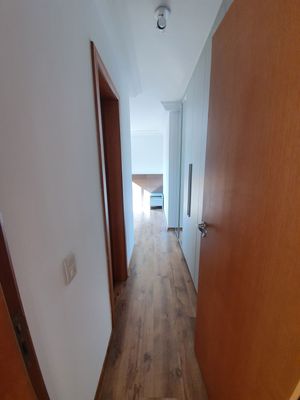 Image 18 - 208701