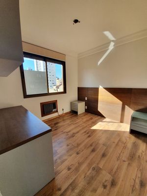 Image 11 - 208701