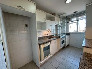 Image 24 - 208746