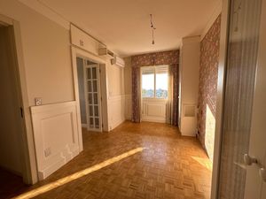 Image 13 - 208746