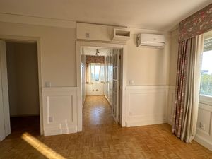 Image 14 - 208746