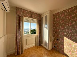 Image 11 - 208746