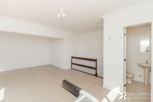 Image 31 - 208748