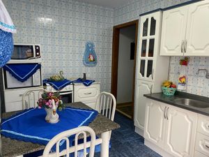 Image 27 - 208794