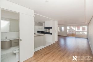 Image 3 - 208930