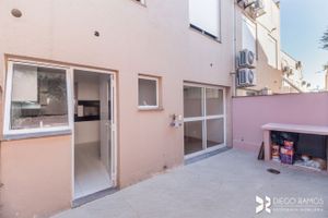 Image 8 - 208930