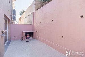 Image 9 - 208930