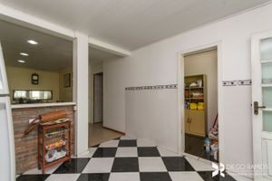 Image 8 - 208959